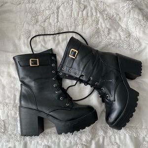 Chunky Heel camo boot